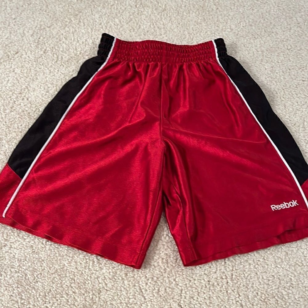 REEBOK SIZE SMALL 8/10 SHORTS